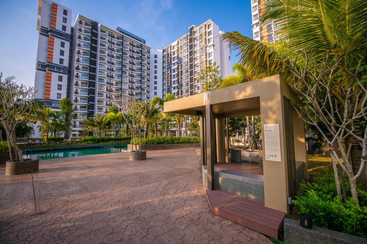 Timurbay By Seascape Kuantan Exterior photo