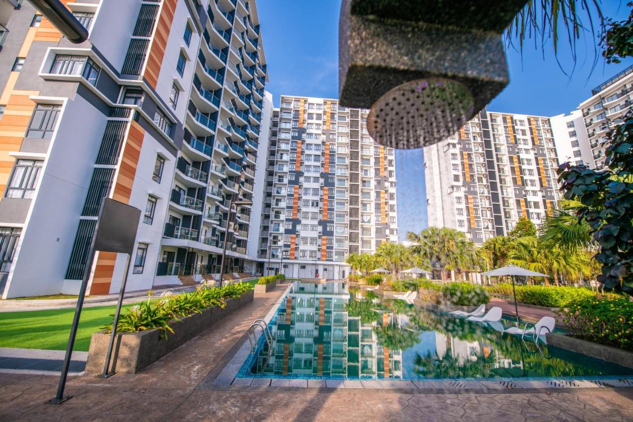 Timurbay By Seascape Kuantan Exterior photo
